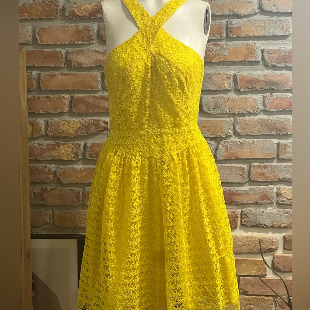 MODA INTERNATIONAL lace dress